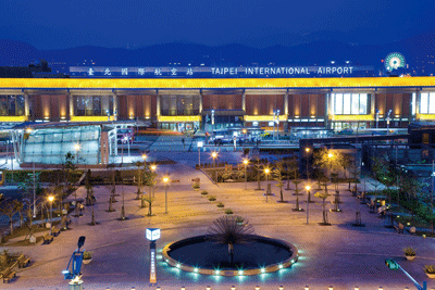 Taipei airport shut after lightning strikes runway